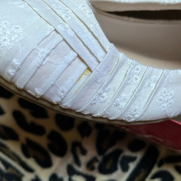 American Eagle fabric cream flats - Picture 7 of 7